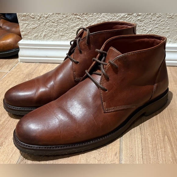EUC Men\'s Brown Full Grain Leather Chukka Boots